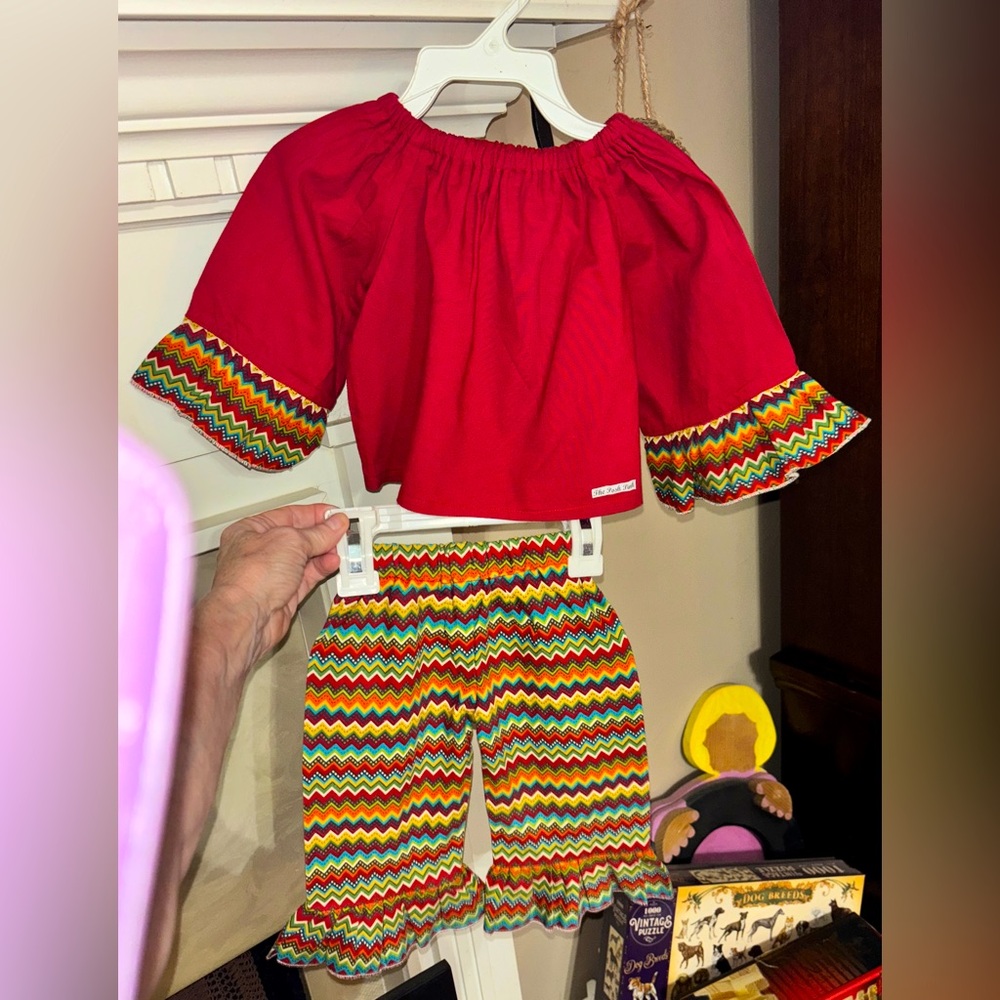 Baby Girl outfit, top and pants, Size-6-12 months. By The Posh Pink